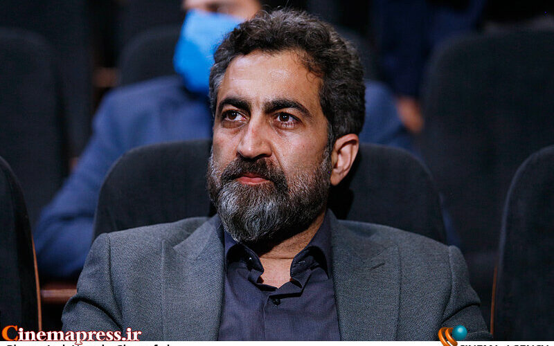 طیفی که در «تلویزیون» بیشتر فعالیت می‌کنند یا افرادی هستند که اساساً اعتقاد چندانی به برخی مسائل ندارند و یا بر اساس سفارش و از طریق ارتباطات دوستانه و گروه‌های مختلف وارد این حوزه شده‌اند