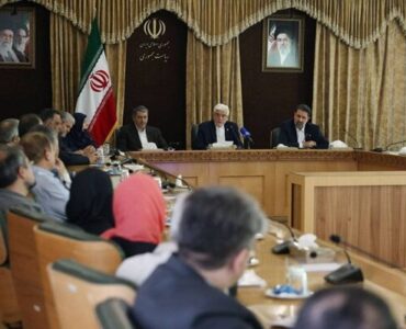 عارف: دشمن پس از شکست نظامی به‌دنبال فروپاشی اجتماعی است