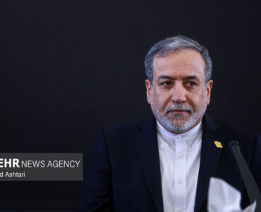 عراقچی: ایران برای پاسخ قاطع به هرگونه تعرض آمریکا آماده است عراقچی: ایران برای پاسخ قاطع به هرگونه تعرض آمریکا آماده است