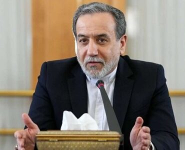 عراقچی: ملت ایران در جنگ ۴۰ روزه، درس بزرگی به جهان اسلام داد عراقچی: ملت ایران در جنگ ۴۰ روزه، درس بزرگی به جهان اسلام داد