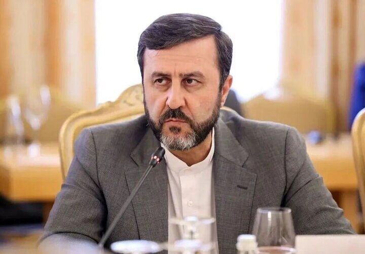 غریب آبادی: تنگه هرمز فقط با فرمان ایران بسته و باز می‌شود