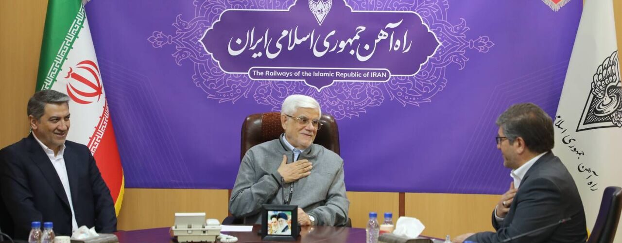 قدردانی معاون اول رئیس‌جمهور از مدیرعامل راه‌آهن/ عملکرد
راه‌آهن در مسیر خدمت‌رسانی ماندگار شد