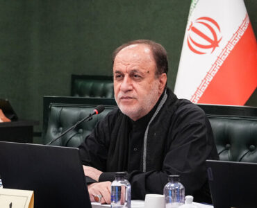 نباید درباره بنزین گامی برداشته شود که وضعیت جامعه را بر هم بزند