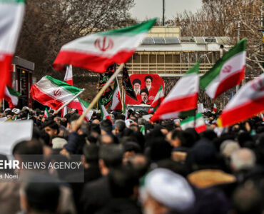 وحدت مکرّراً و مؤکّداً تذکر داده شد