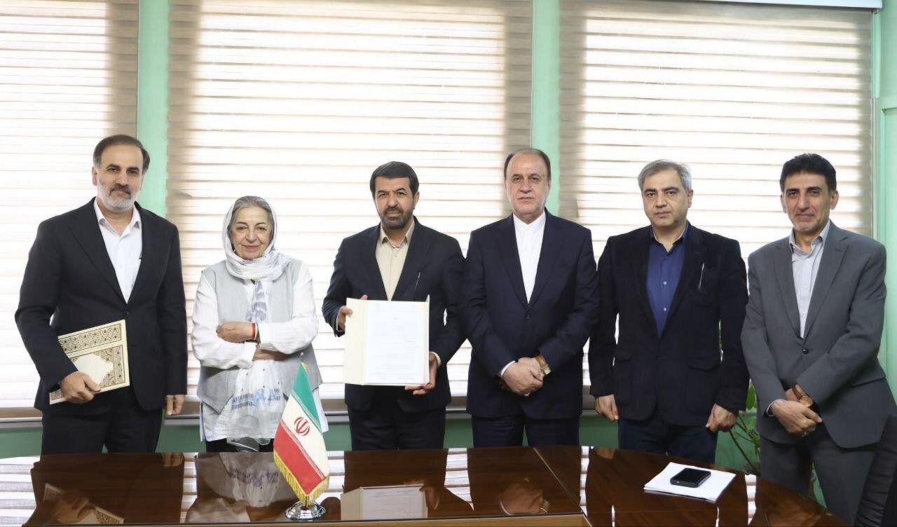 امضای تفاهمنامه همکاری در برگزاری جشنواره تئاتر کودک و نوجوان همدان امضای تفاهمنامه همکاری در برگزاری جشنواره تئاتر کودک و نوجوان همدان