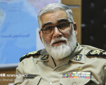 امیر پوردستان: مردم پرچم انقلاب را بر زمین نمی‌گذارند