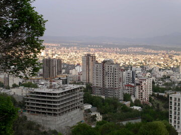با حداقل حقوق ۱۸ میلیون تومان، چه زمانی می‌توان خانه‌دار شد؟/ ایلاتی: زمان برای خرید یک خانه ۸۰ متری از عمر افراد هم فراتر رفت