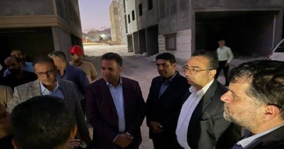 بازدید معاون وزیر راه و شهرسازی از پروژه ۹۵۰۰ واحدی نهضت ملی
مسکن شهید دوران شیراز/ تأکید بر تعیین تکلیف فوری زیرساختهای آب،
برق و گاز بازدید معاون وزیر راه و شهرسازی از پروژه ۹۵۰۰ واحدی نهضت ملی
مسکن شهید دوران شیراز/ تأکید بر تعیین تکلیف فوری زیرساختهای آب،
برق و گاز