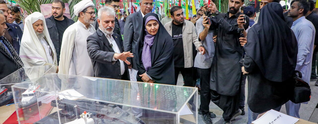 ببینید | افتتاح نمایشگاه «دفاع مقدس، فرهنگ ایثار و مقاومت»
در بندر شهید بهشتی چابهار