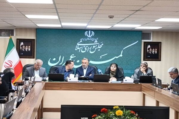 بررسی طرح جامع مسکن کشور در نشست وزیر راه و شهرسازی با
کمیسیون عمران مجلس