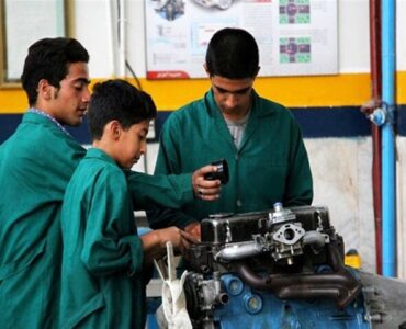 تامین ۳۰ قلم تجهیزات هنرستان‌های تنکابن