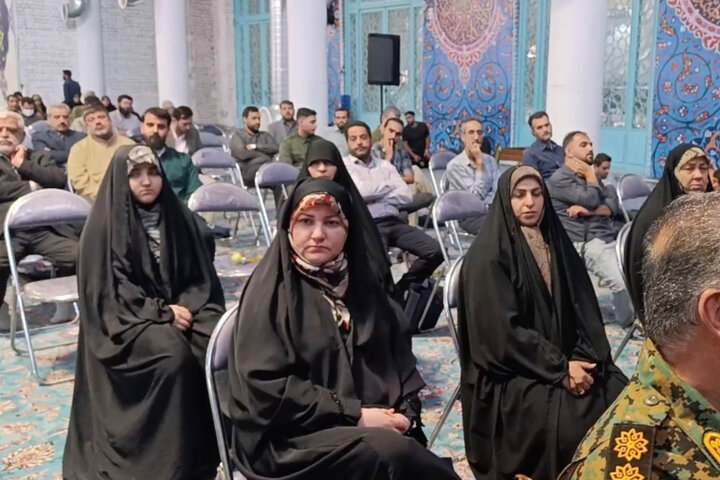 خادمان تجمعات مردمی کرج پای کار ایران تجلیل شدند خادمان تجمعات مردمی کرج پای کار ایران تجلیل شدند
