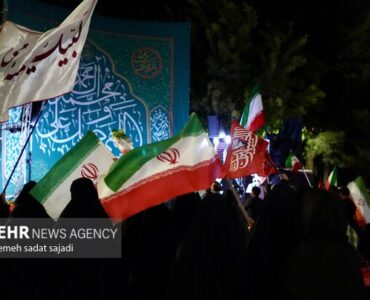 شب متفاوت دلند با حضور پرشور مردم در تجمع شبانه