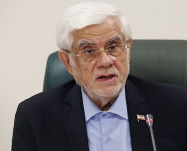 عارف: تجهیزات به کار رفته در دوجنگ اخیر در انحصار ایران بود