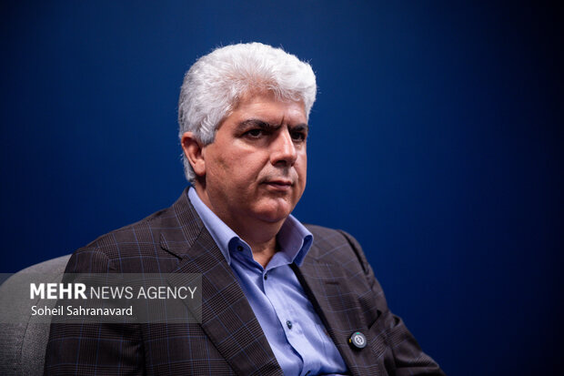 عبده زاده: ایران سربلند می ماند