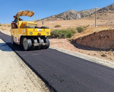 فتوکلیپ| اجرای عملیات آسفالت در محورهای روستایی شهرستان
شیروان توسط اداره‌کل راهداری و حمل‌ونقل جاده‌ای خراسان
شمالی