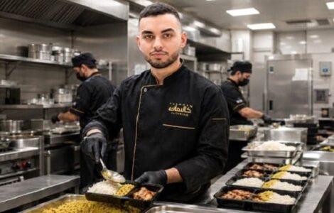 لباس کار؛ از انتخاب پارچه تا خرید یک پوشش حرفه‌ای در کالامان