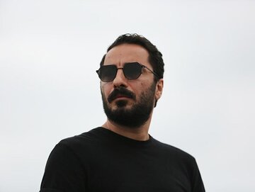 نوید محمدزاده از «آرش» کنار گذاشته شد نوید محمدزاده از «آرش» کنار گذاشته شد