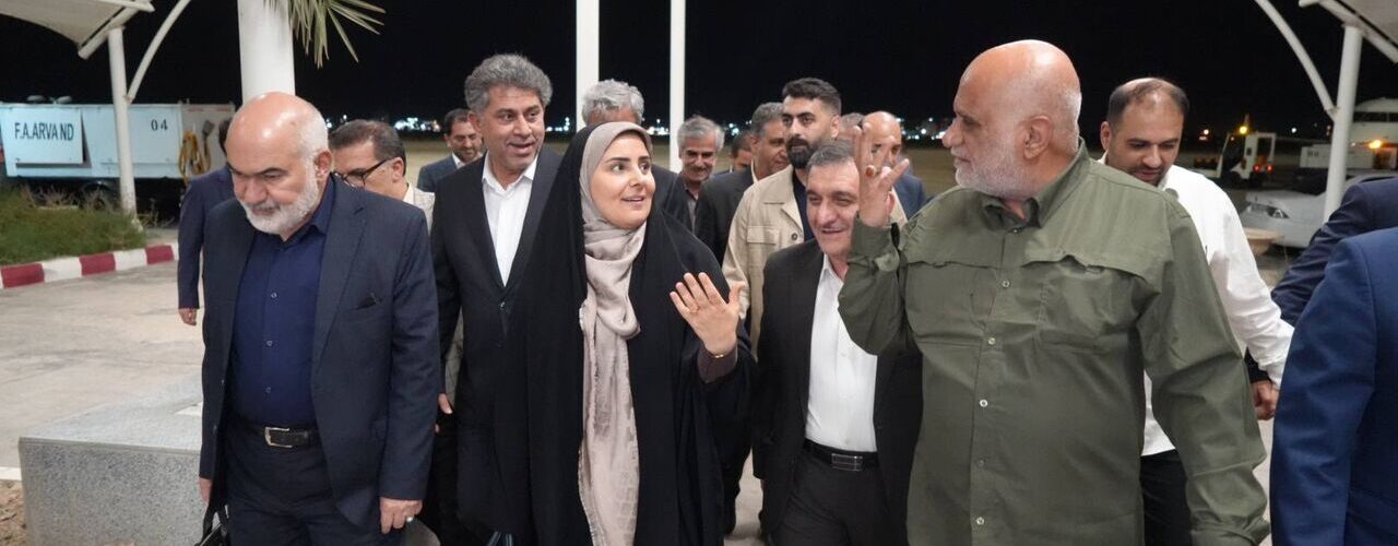 وزیر راه و شهرسازی وارد آبادان شد/ بازدید و افتتاح چندین
پروژه راه و مسکن/ بهره‌برداری از ۶۰۵۴ واحد مسکونی و واگذاری زمین به
بیش از ۱۰ هزار مشمول در خوزستان