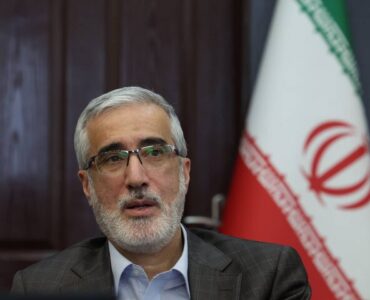 پیرصالحی: شرکتهای دارویی برای خرید ارز نقدینگی کافی ندارند پیرصالحی: شرکتهای دارویی برای خرید ارز نقدینگی کافی ندارند