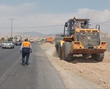 آغاز عملیات راهداری محوری در کمربندی سمنان