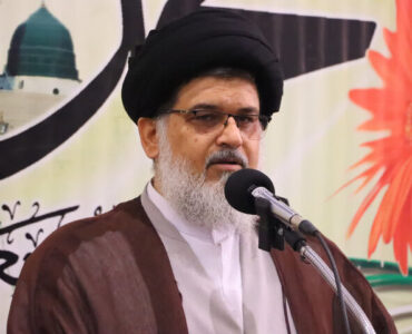 امام جمعه بافق خواستار رفع موانع ازدواج و فرزندآوری شد