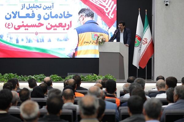 ببینید| تجلیل از خادمان و فعالان اربعین و دهه پایانی ماه صفر
در خراسان جنوبی