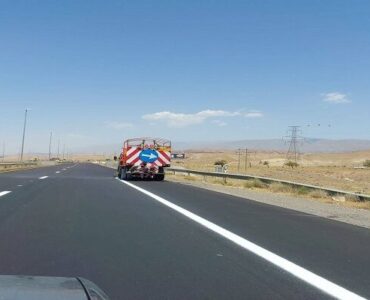 ببینید|عملیات خط کشی بیش از ۶۰ کیلومتر از راههای فرعی و
روستایی حوزه استحفاظی شهرستان سبزوار در خراسان رضوی