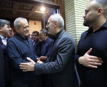 حضور رئیسجمهور در مراسم ختم مادر رئیس سازمان برنامه و بودجه حضور رئیسجمهور در مراسم ختم مادر رئیس سازمان برنامه و بودجه