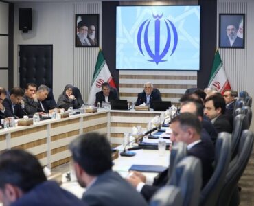 عارف: از عهده مشکلات برمی‌آییم؛ آرامش جامعه باید حفظ شود