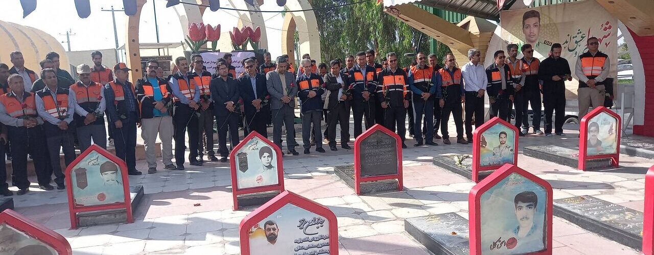 غبارروبی و گلباران گلزار شهدای شهرستان جیرفت توسط راهداران
جنوب کرمان