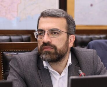 محمودی: مردم را نباید با تقسیم‌بندی‌های سیاسی ابزار قدرت کرد